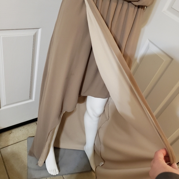 Show Me Your MuMu Chic Tan Maxi Dress with Flowing Design & Sophisticated Style - Picture 4 of 10